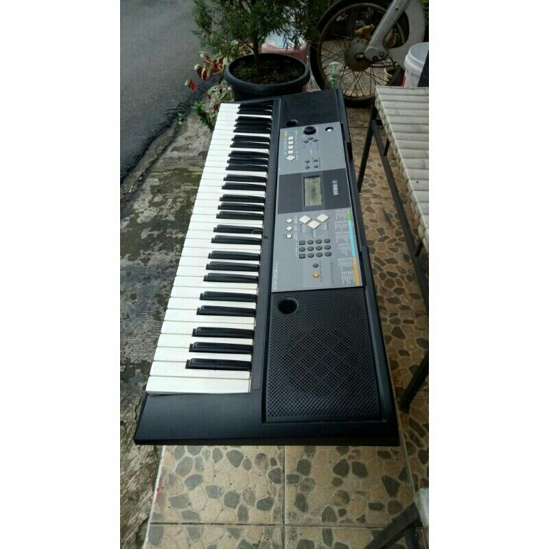 keyboard yamaha psr E233