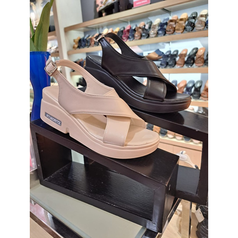 wedges ringan merk St moritz