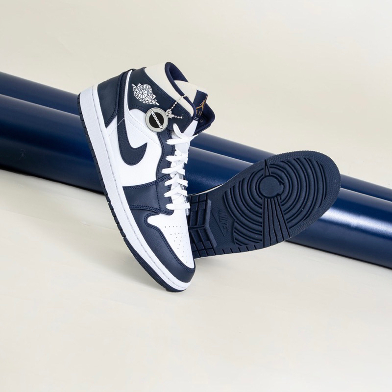 Air Jordan 1 Mid Obsidian