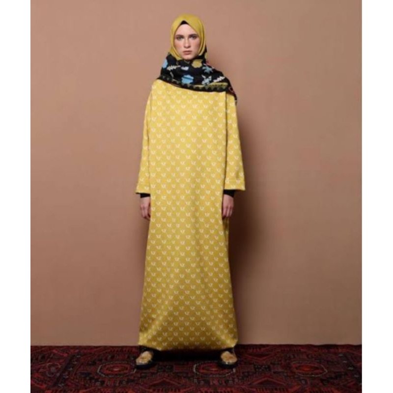 Ria Miranda Vivi Zubedi sale