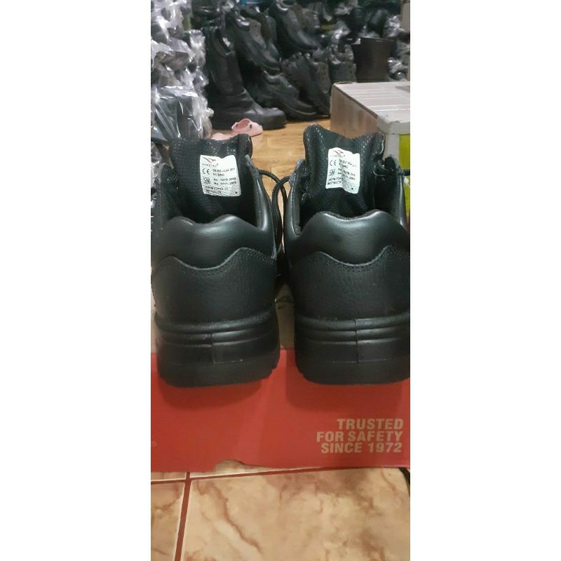 SEPATU SAPETY CHETAAH TALI