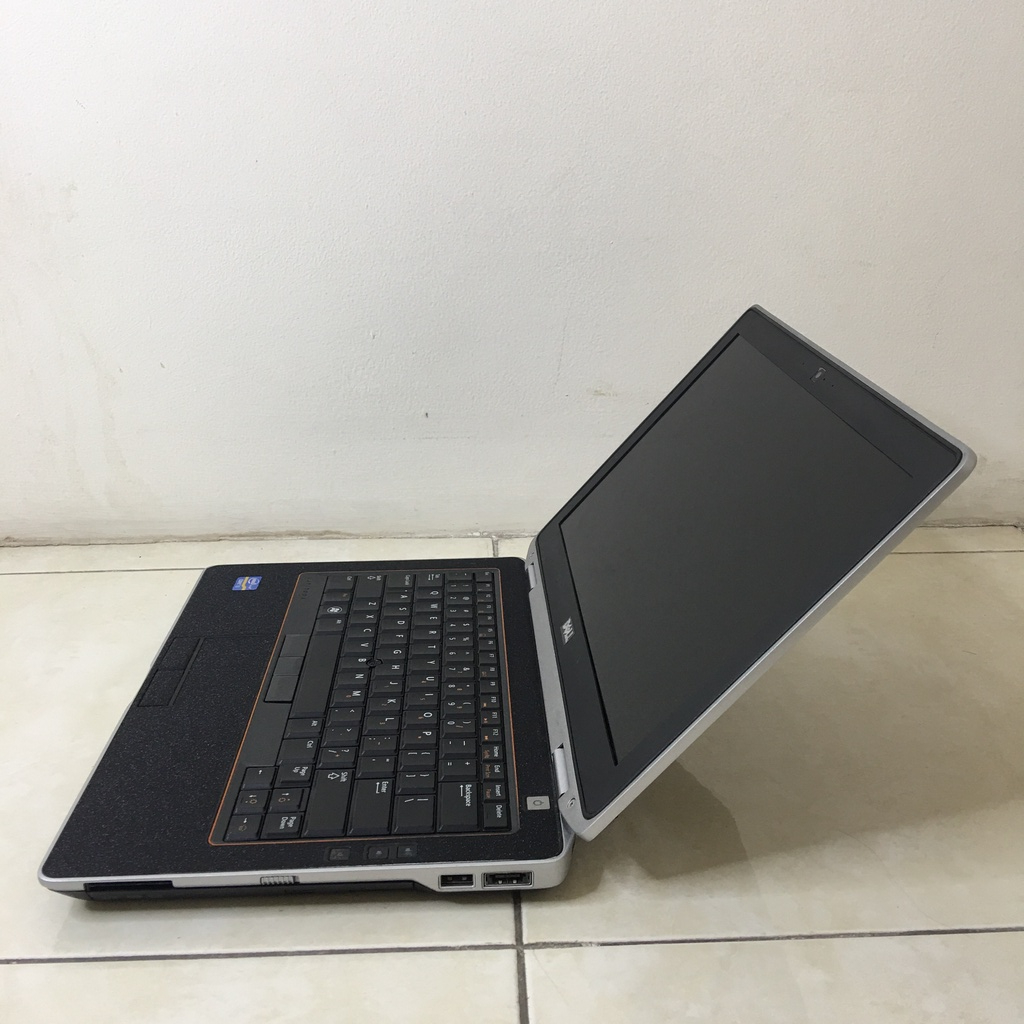 Laptop-Murah-Dell Latitude-E6320-Corei5Gen2-Ram4G-HDD320GB-Kamera-DVD-Design-Gaming-Win10-Siap Pakai