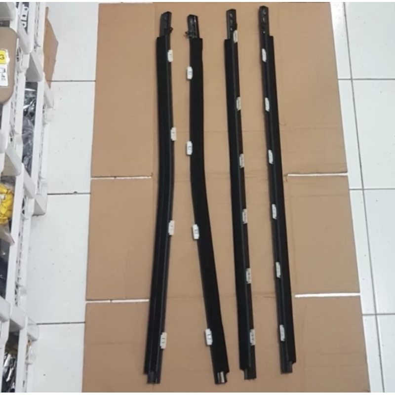 Pelipit Kaca Honda Mobilio & BRV Original