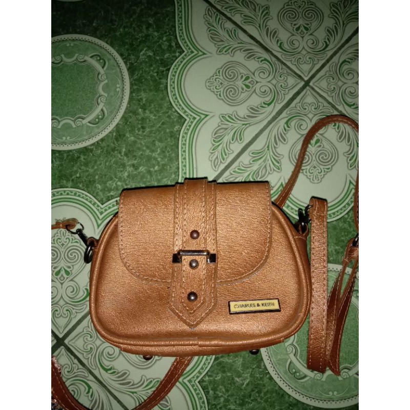 Tas coklat selempang