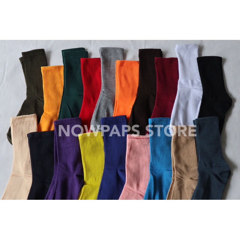 kaus kaki ya Uniqlo warna wanit hitam putih hijau biru warna pastelsocks premium brand distro stylish unisex warna warna Hip hop socks warna dark dan pastel