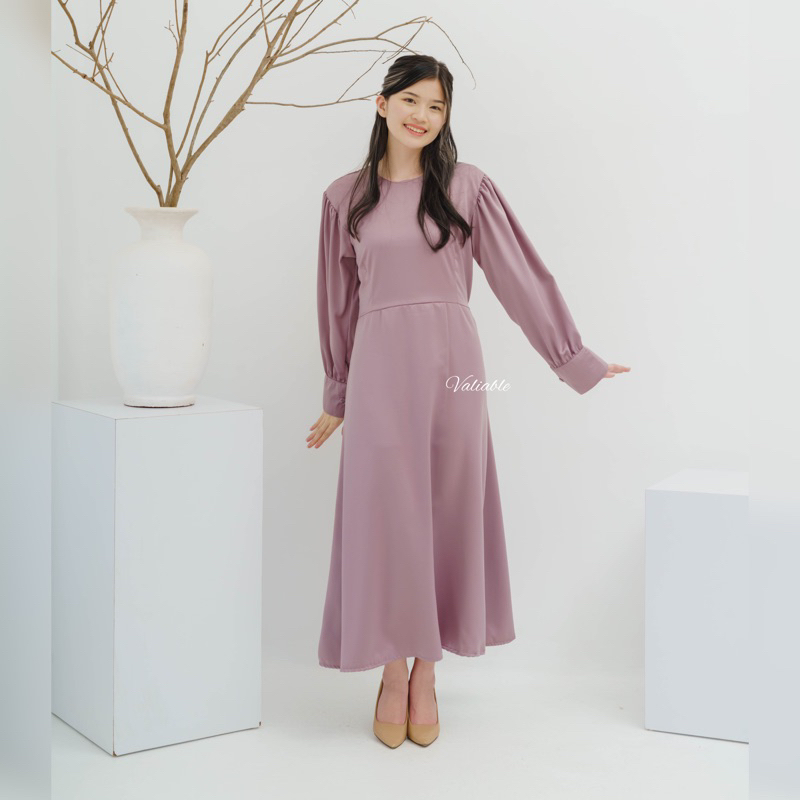 Taleetha Satin Maxy Dress Valiable