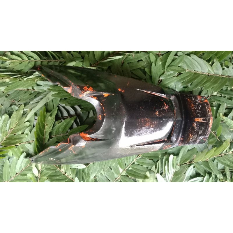 body bawah jok xeon karbu 125 cover bawah jok xeon 125 karbu ori copotan