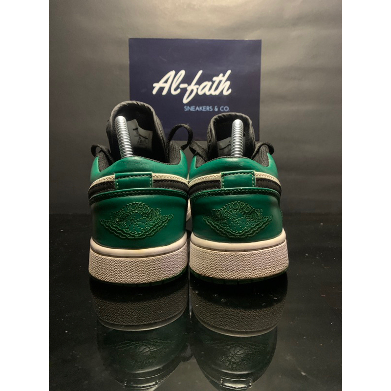 nike air jordan low second