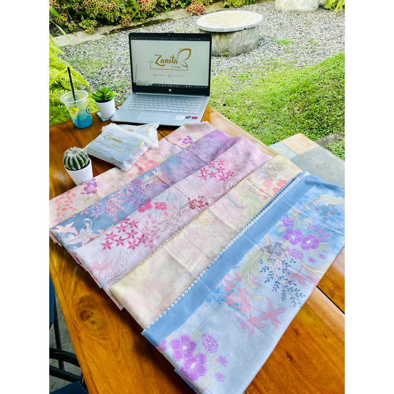 Fatima Hijab 120x120 cm