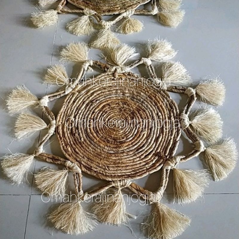 Hiasan Dinding / Placemat Besar Alas Piring Eceng Gondok,Mendong,Agel Gajih Rumbai Walldecor Banana