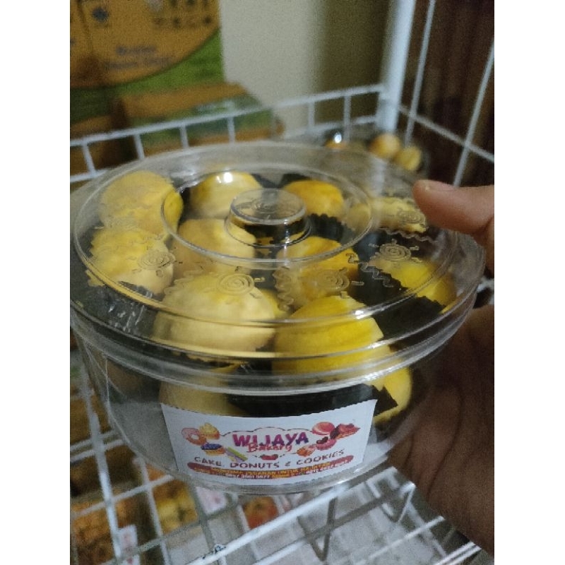 

NASTAR SELAI NANAS WIJAYA BAKERY