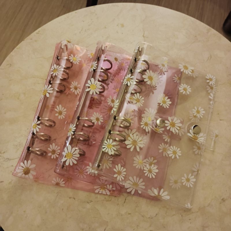 

Binder A6 Daisy 6 Lubang Transparan Binder Keuangan Binder Tabungan Binder budgeting binder aesthetic