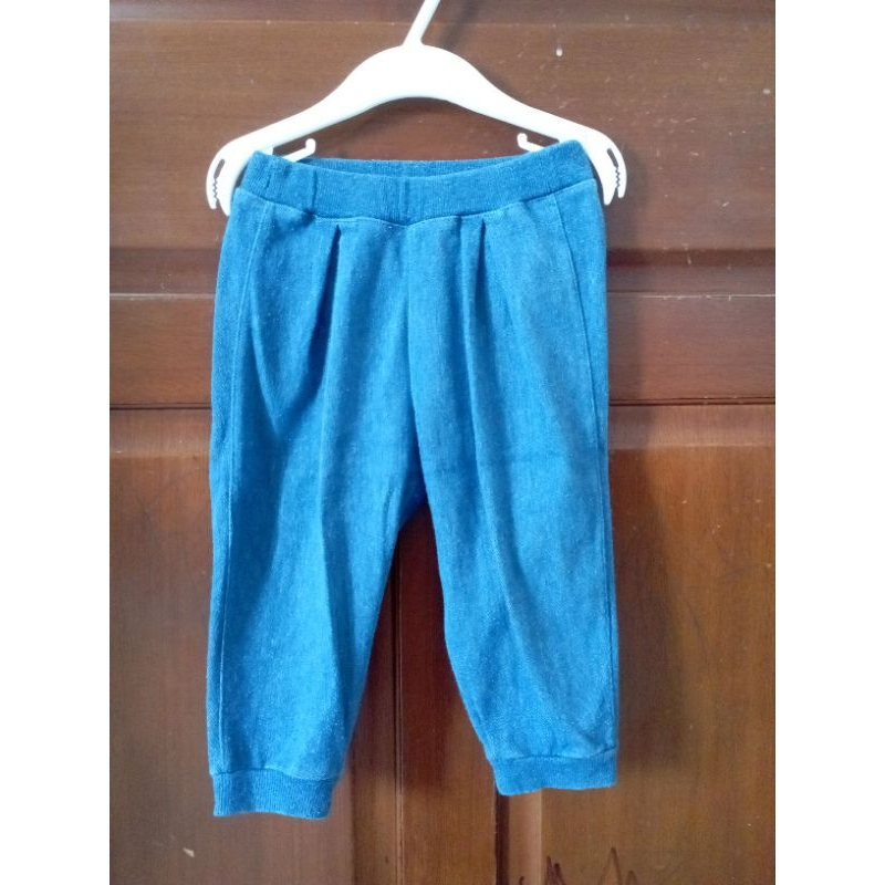 Uniqlo celana jeans kaos size 90 preloved