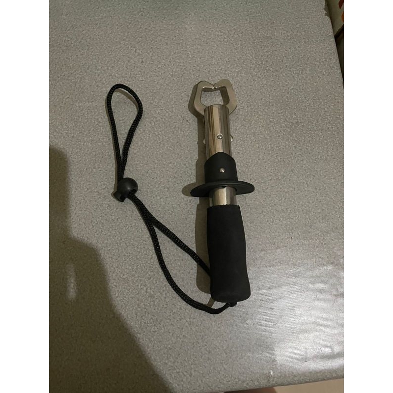 GRIP IKAN PENJEPIT MULUT IKAN