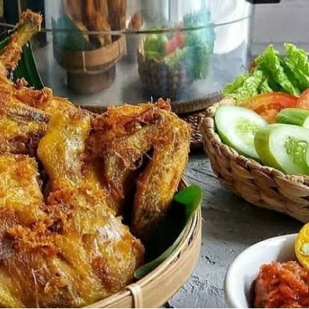 

Ayam Ungkep Tulang Lunak 1 Ekor Potong 4 Free Sambel monyong / Ayam Ungkep Sambel Monyong / Tulang Lunak Bumbu Kuning