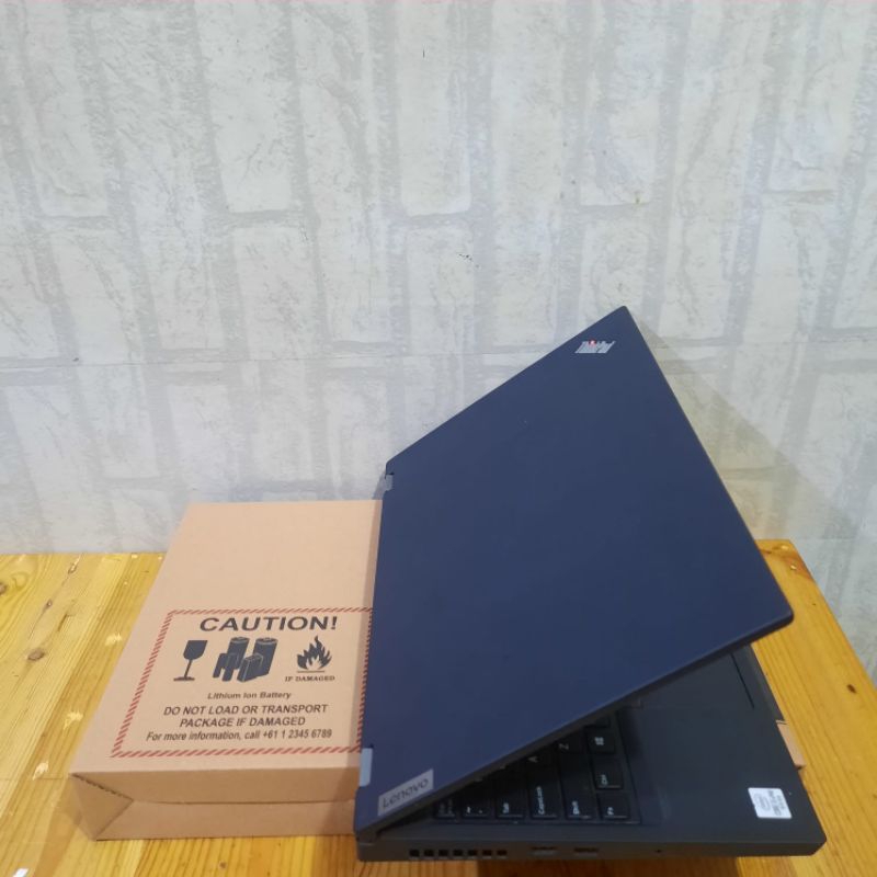 Laptop Lenovo Thinkpad P15 Cor i5-10400H Ram 16Gb SSD 256 Nvdia Quadro T1000 4Gb Vram