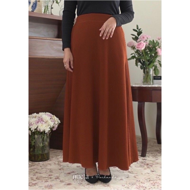 Preloved Rok HANNA SKIRT RUST HIJAB NUETA x Dwihanda