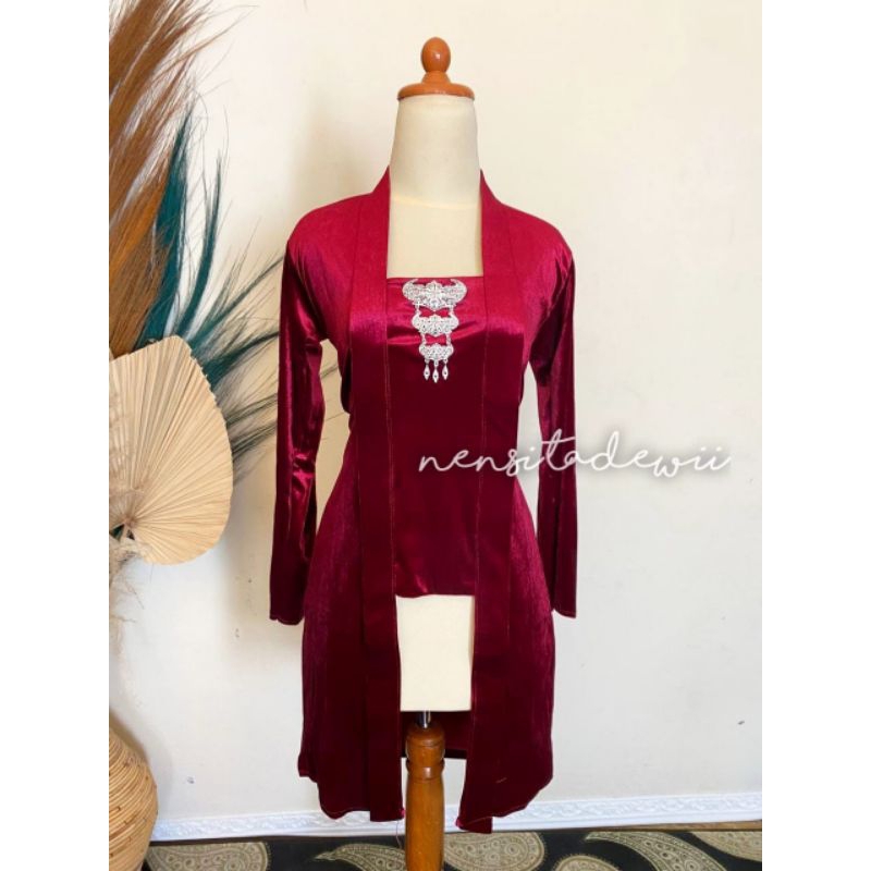 Kebaya Panjang, Model Kutubaru - Warna Maroon