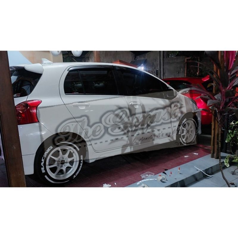 Tempelan Stiker Ban Mobil RACING STREET Keren Abizz