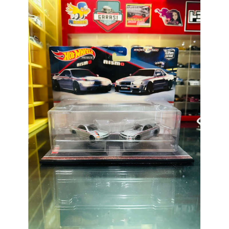 Hotwheels 2 Pack Nissan Skyline GTR R32 & R34 Nismo Japan Sticker