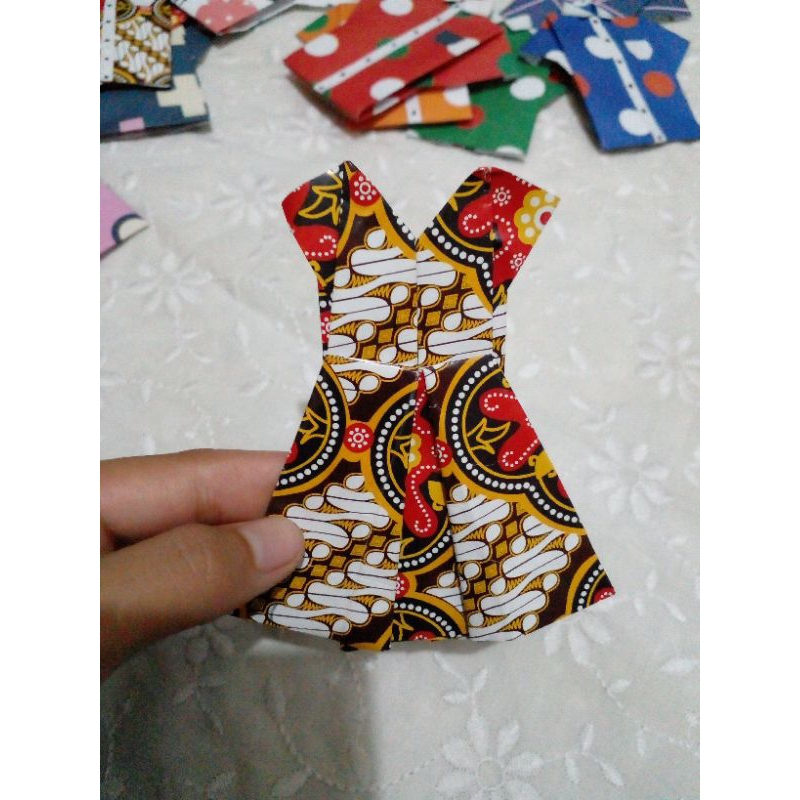 

amplop bentuk dress per-lembar/amplop lebaran unik