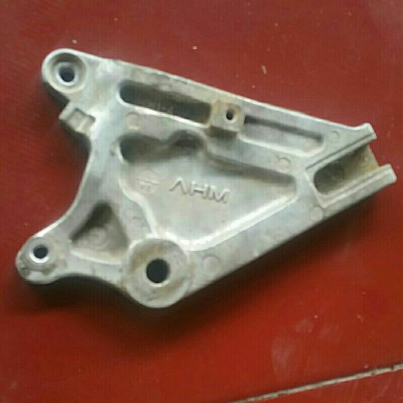 adaptor kaliper supra 125 belakang