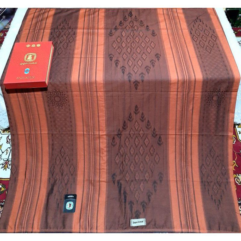 SARUNG GAJAH DUDUK SERUMPUN