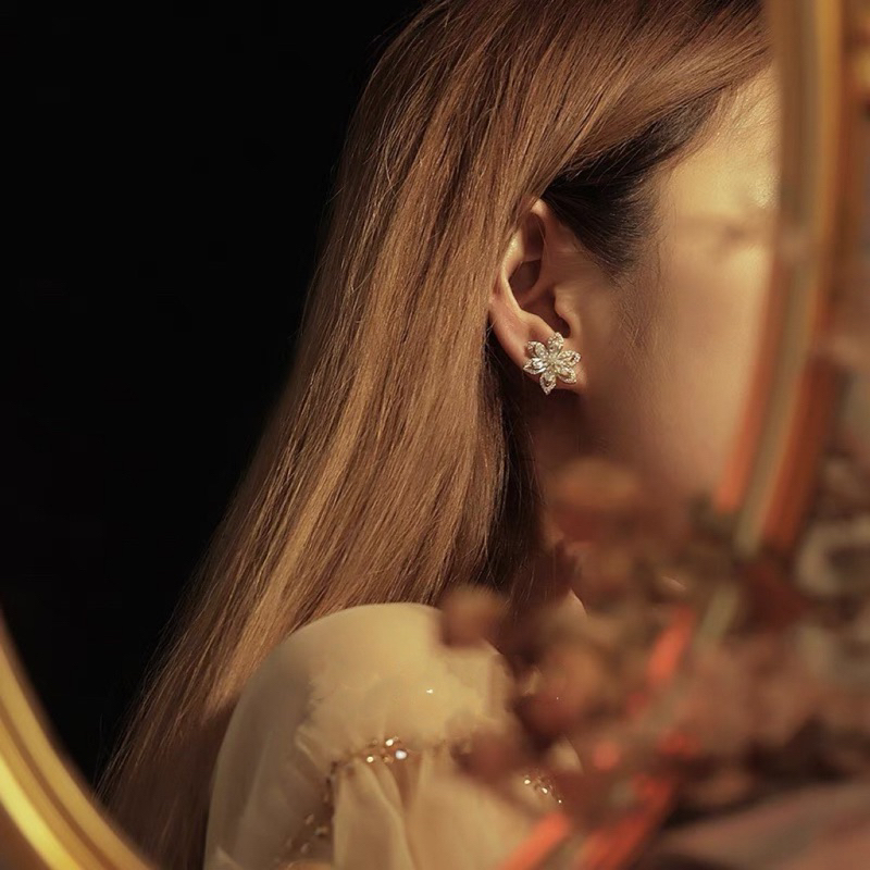 Larissa flower earrings / anting