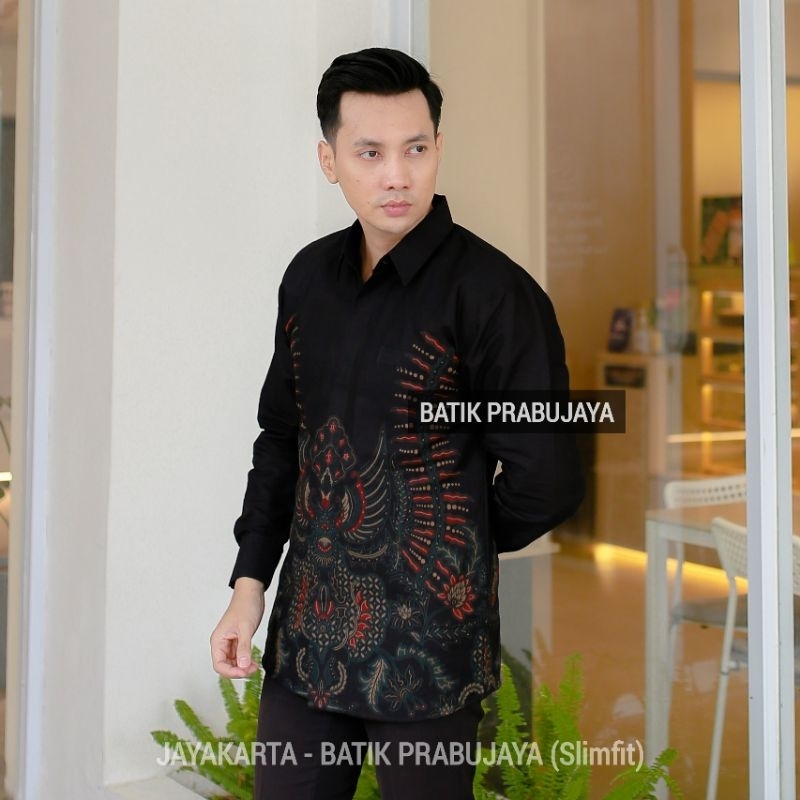 JAYAKARTA Kemeja Batik Pria Slimfit Modern Premium Lengan Panjang Terbaru - Baju Hem Batik Pria Hitam Tangan Panjang Cowok Kondangan Pesta Kerja