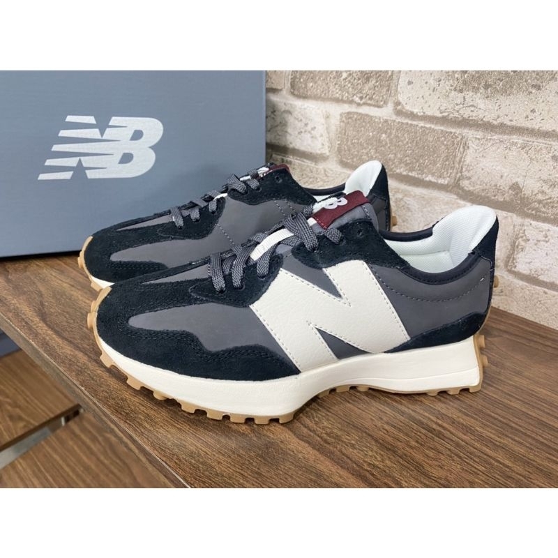 sepatu sport NB 327 black grey white