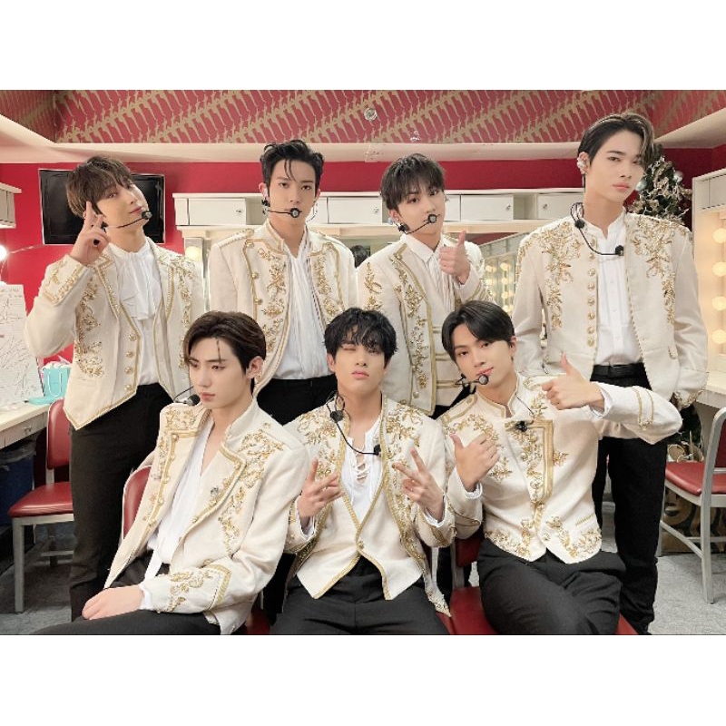 Packing Enhypen Merch