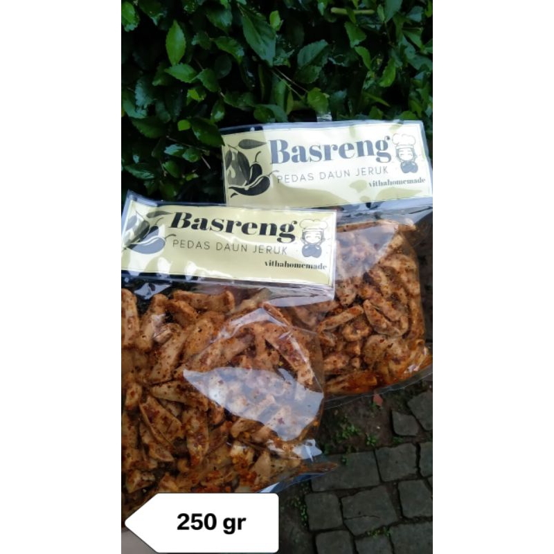

Basreng pedas daun jeruk,original daun jeruk Snack camilan,250 gr