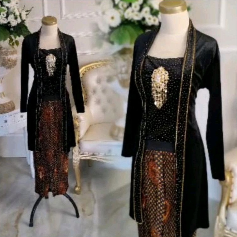 Kebaya ibu besan payet