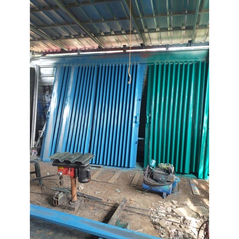 Roling door dan pintu folding gate