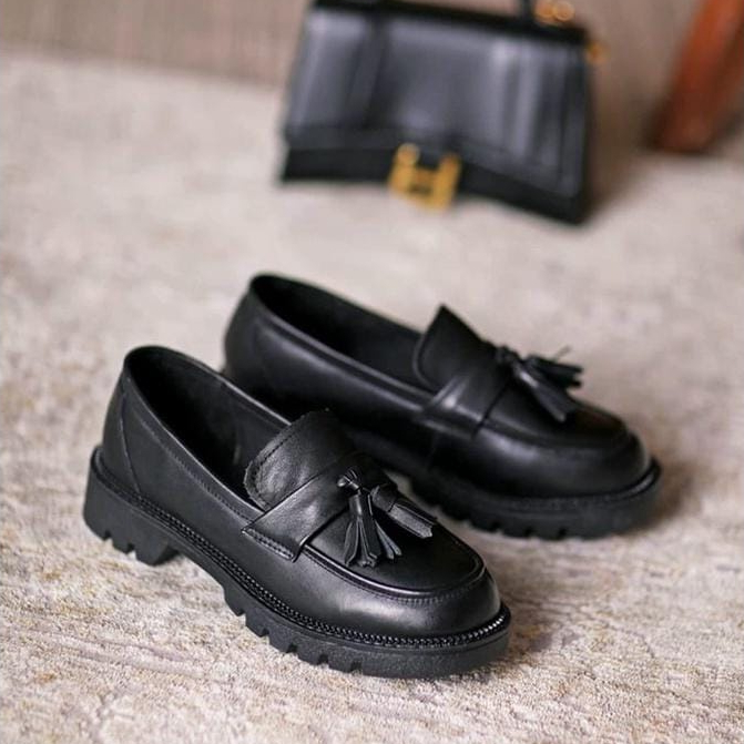 Sepatu Wanita Loafers Hitam Matte Glossy / Sepatu Kerja Docmart Jessy Premium LL212