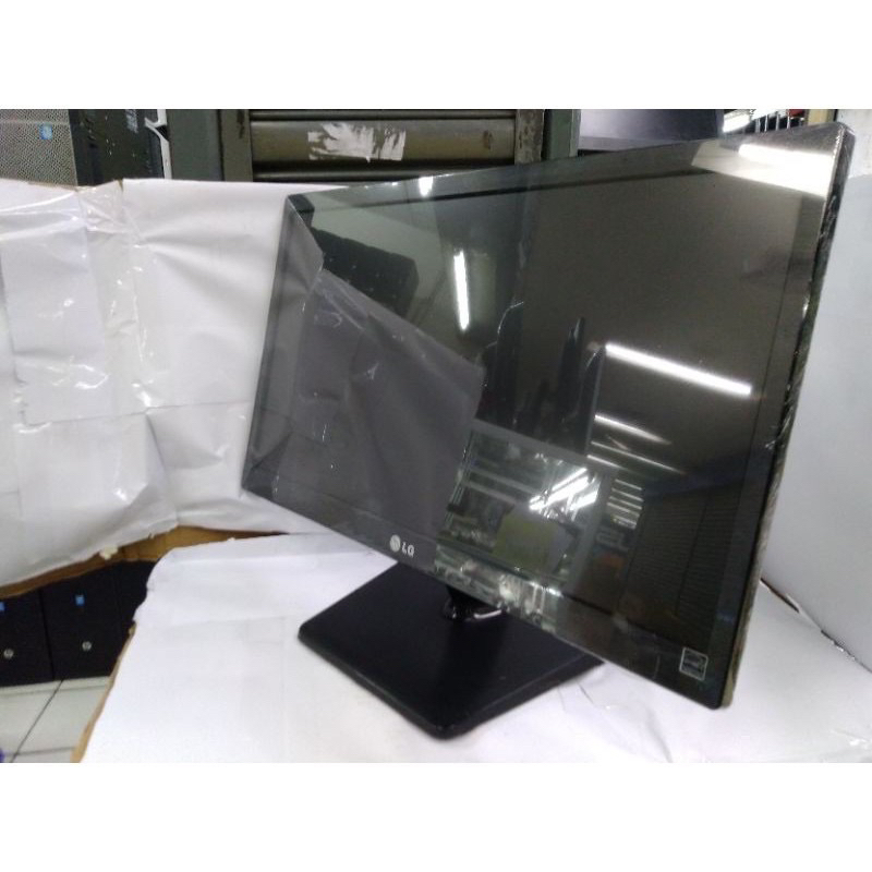 MONITOR SAMASUNG 19inch WIDESCREEN LIKE NEW