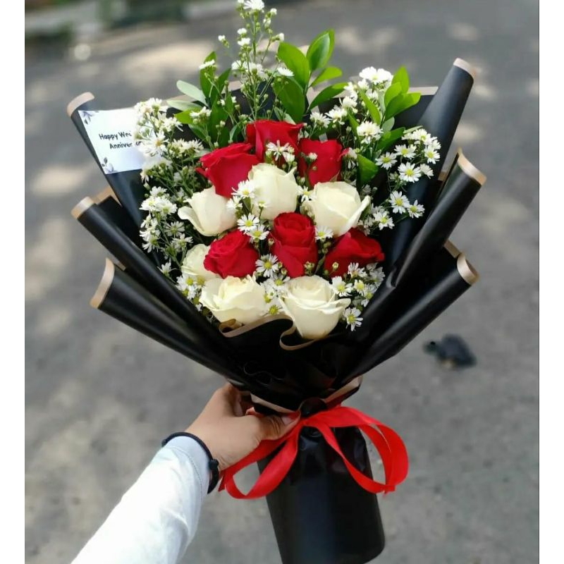 Buket Graduation / Buket Wedding / Buket Lamaran / Buket Birthday / Buket Bunga Asli Jogja