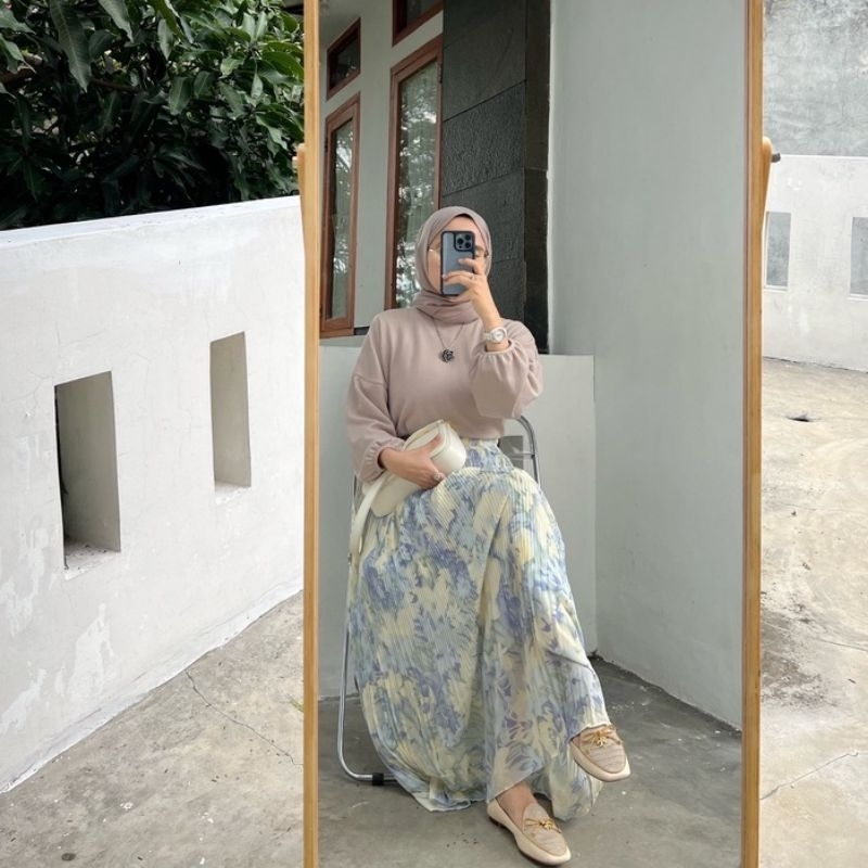 Yasmine  Pleats Skirt by Outfix