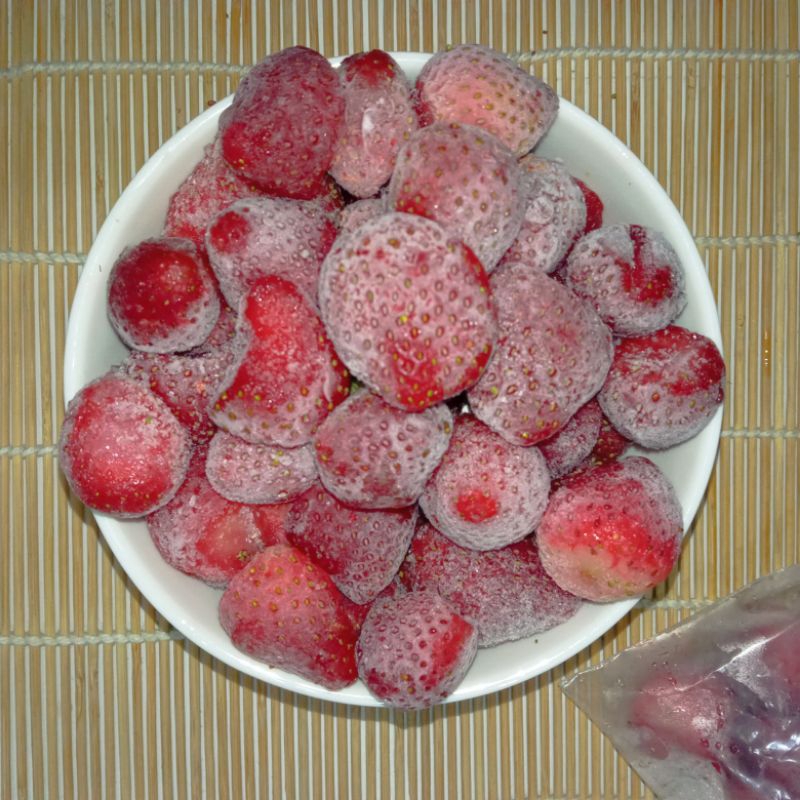 

Stroberi Beku 500 gram khusus Medan