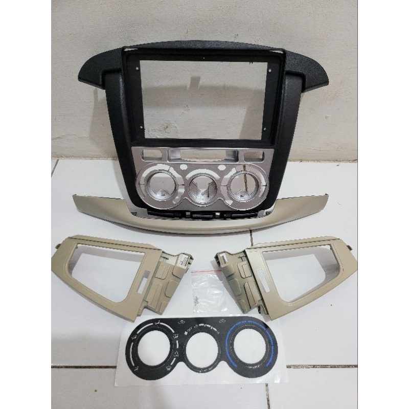 RK Frame Head Unit Android Innova 9" 2007 - 2010