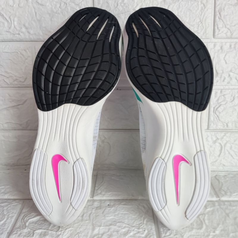 Sepatu vaporfly 2 size 42 nike