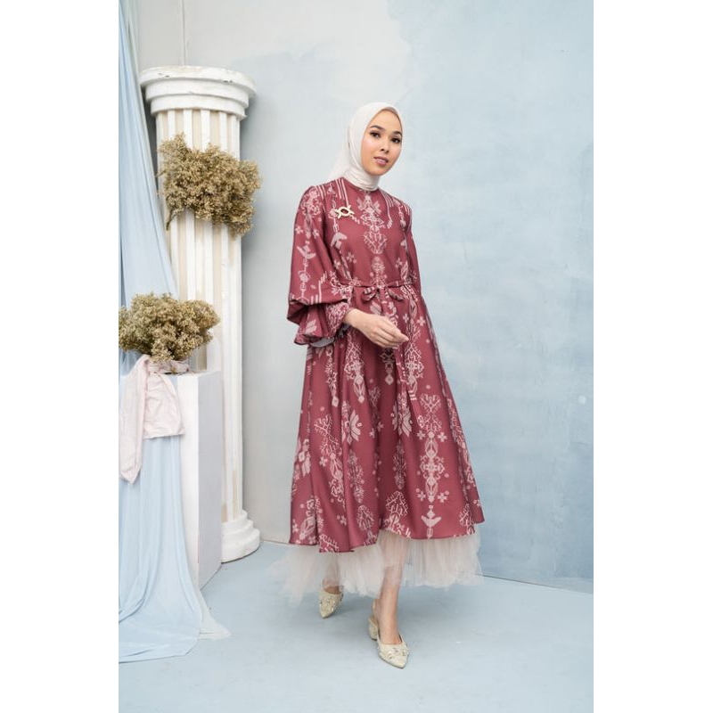 Lingga Dress wearing klamby