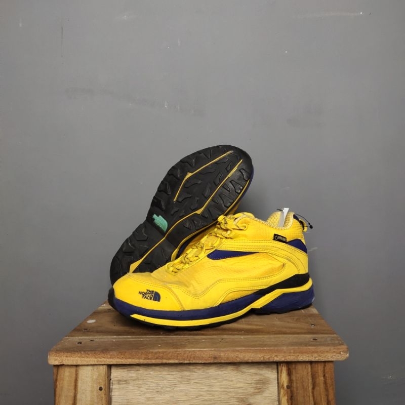 Sepatu Trail running TNF size 41