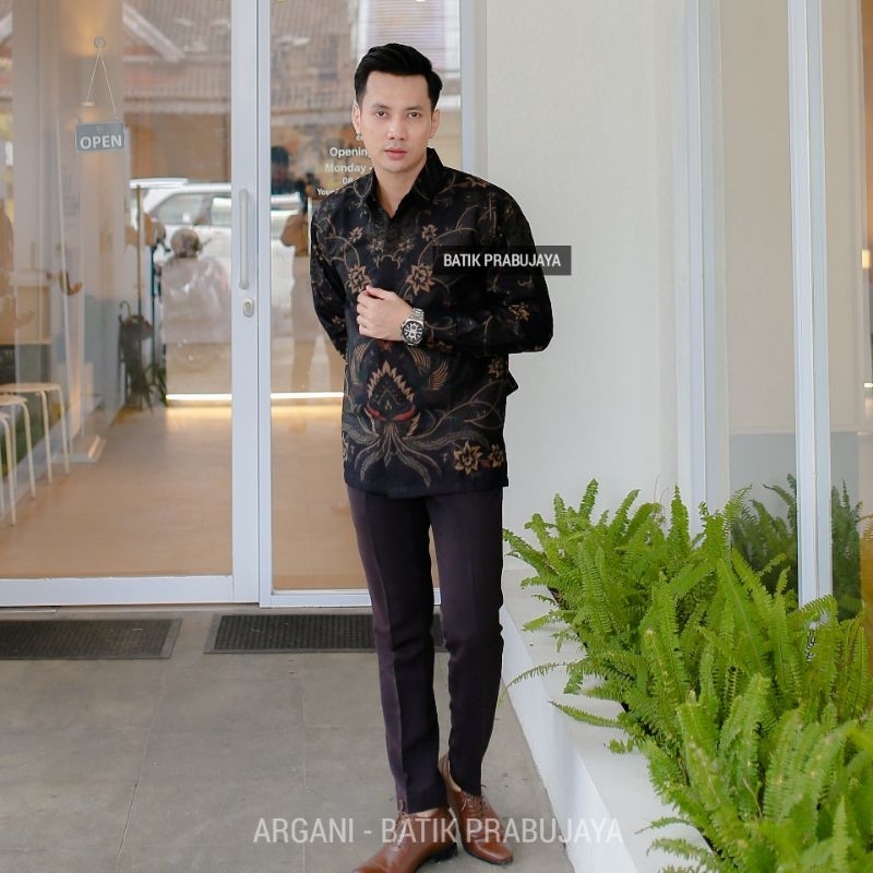 ARGANI Kemeja Batik Pria Modern Premium Lengan Panjang Terbaru - Baju Hem Batik Pria Hitam Tangan Panjang Cowok Kondangan Pesta Kerja