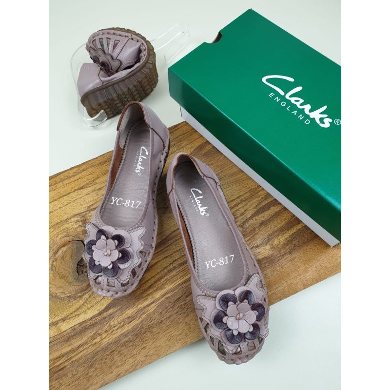 Clarks flat flower 817 / Sepatu wanita Clarks flat flower