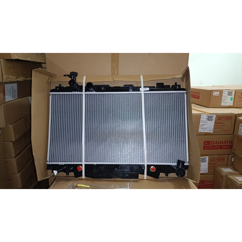 RADIATOR TOYOTA RAV4 RAV 4 2000 2001 2002 2003 2004 2005 AT MATIC