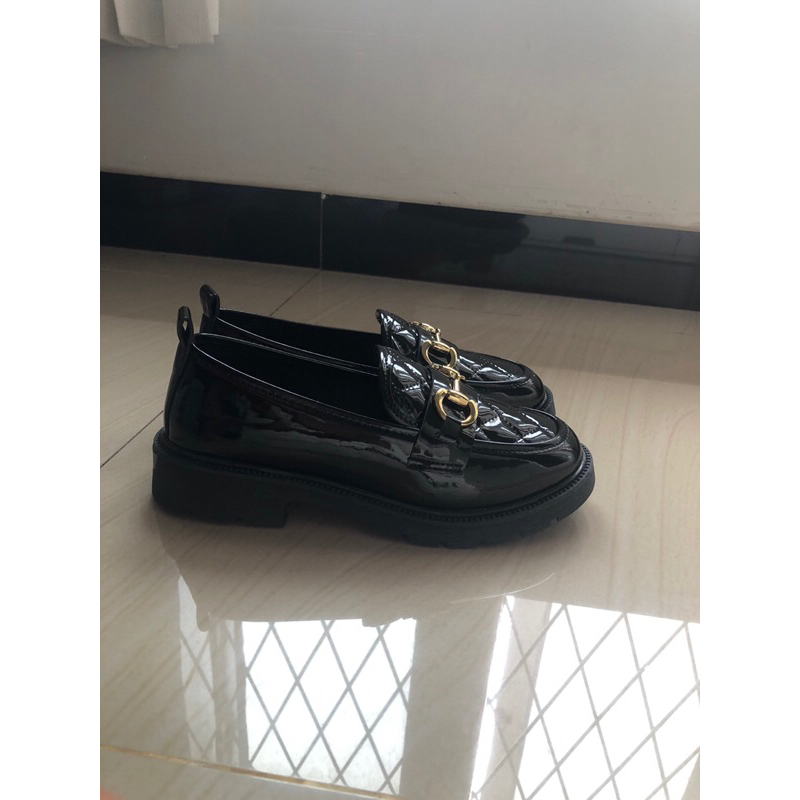 loafers glossy docmart cewek wanita