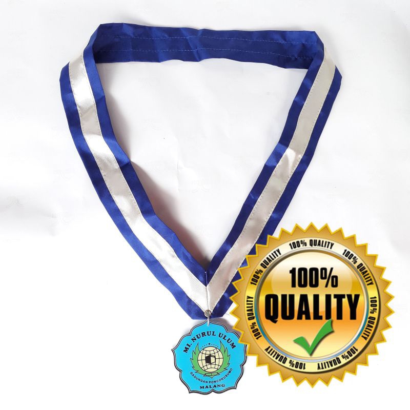 gordon kalung wisuda