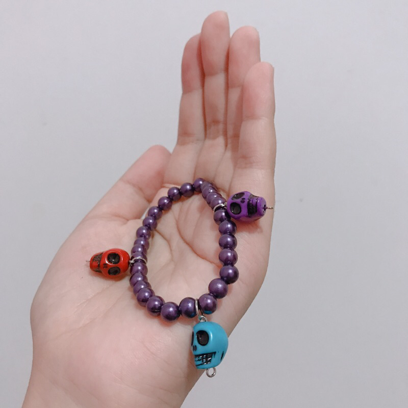 gelang manik tengkorak