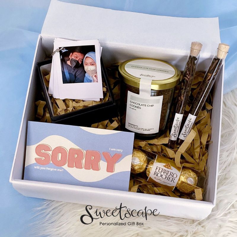 

Gift Box Package 6 - Paket Hampers 6 - Parcel Kue Kering.